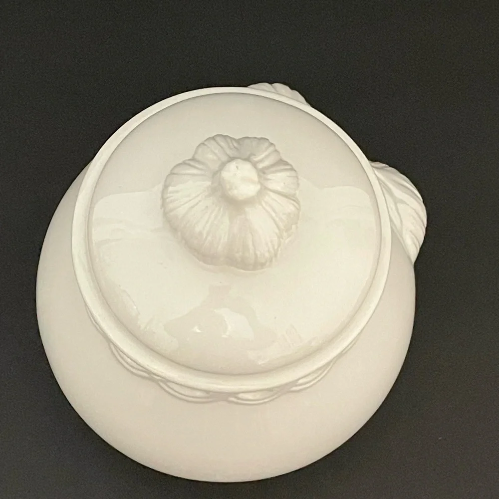 White Ceramic Garlic Keeper Jar with Lid - Unbranded